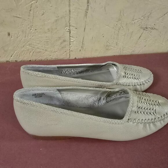 New Womens Light Taupe Leather Flats 8.5 9 10 - Picture 2 of 6
